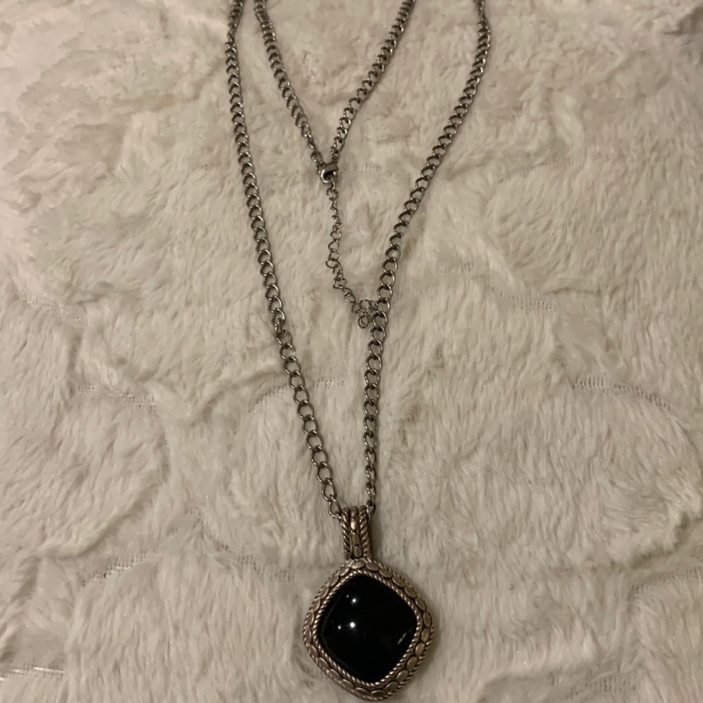 Premier Designs black stone‎ pendant